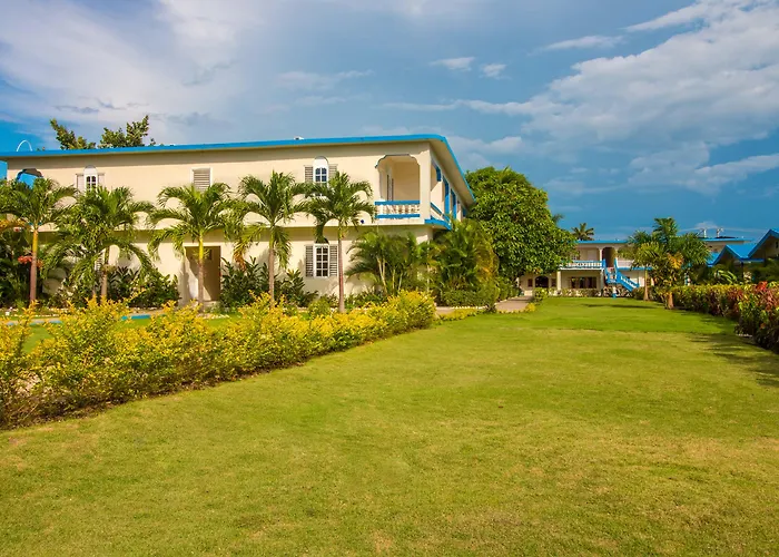 Travellers Beach Resort